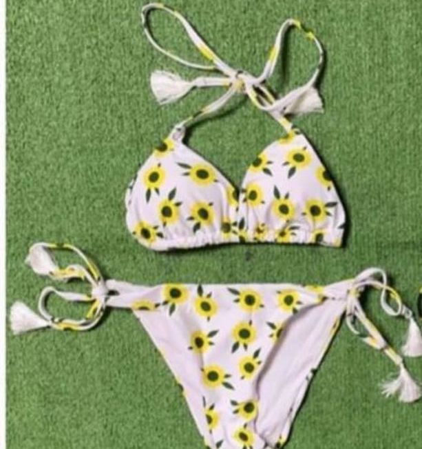 costume margherita a triangolo con coppa estraibile con slip con laccetti regolabili