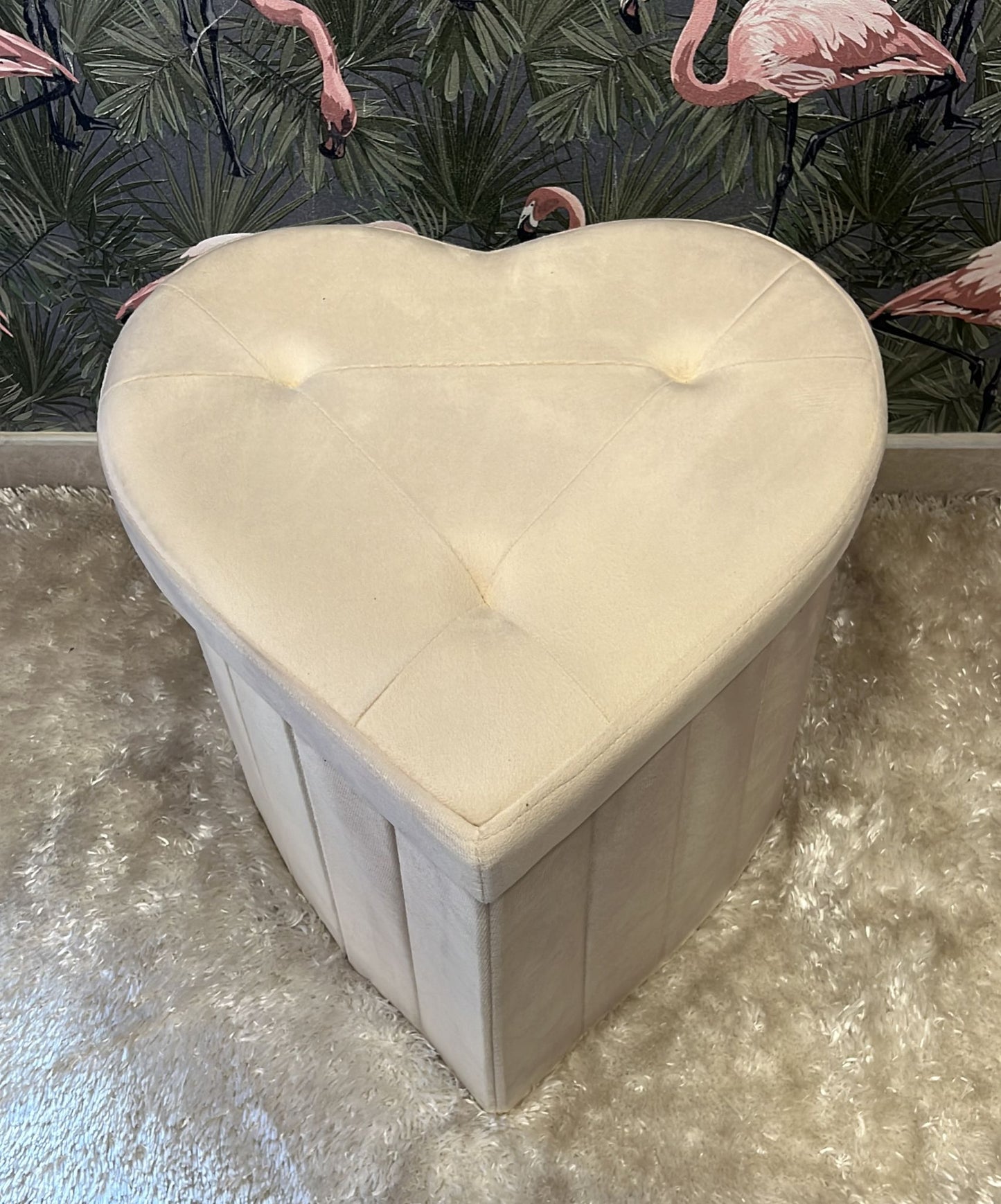 Pouf a cuore in velluto tinta unita con coperchio Misura 40x40x38cm