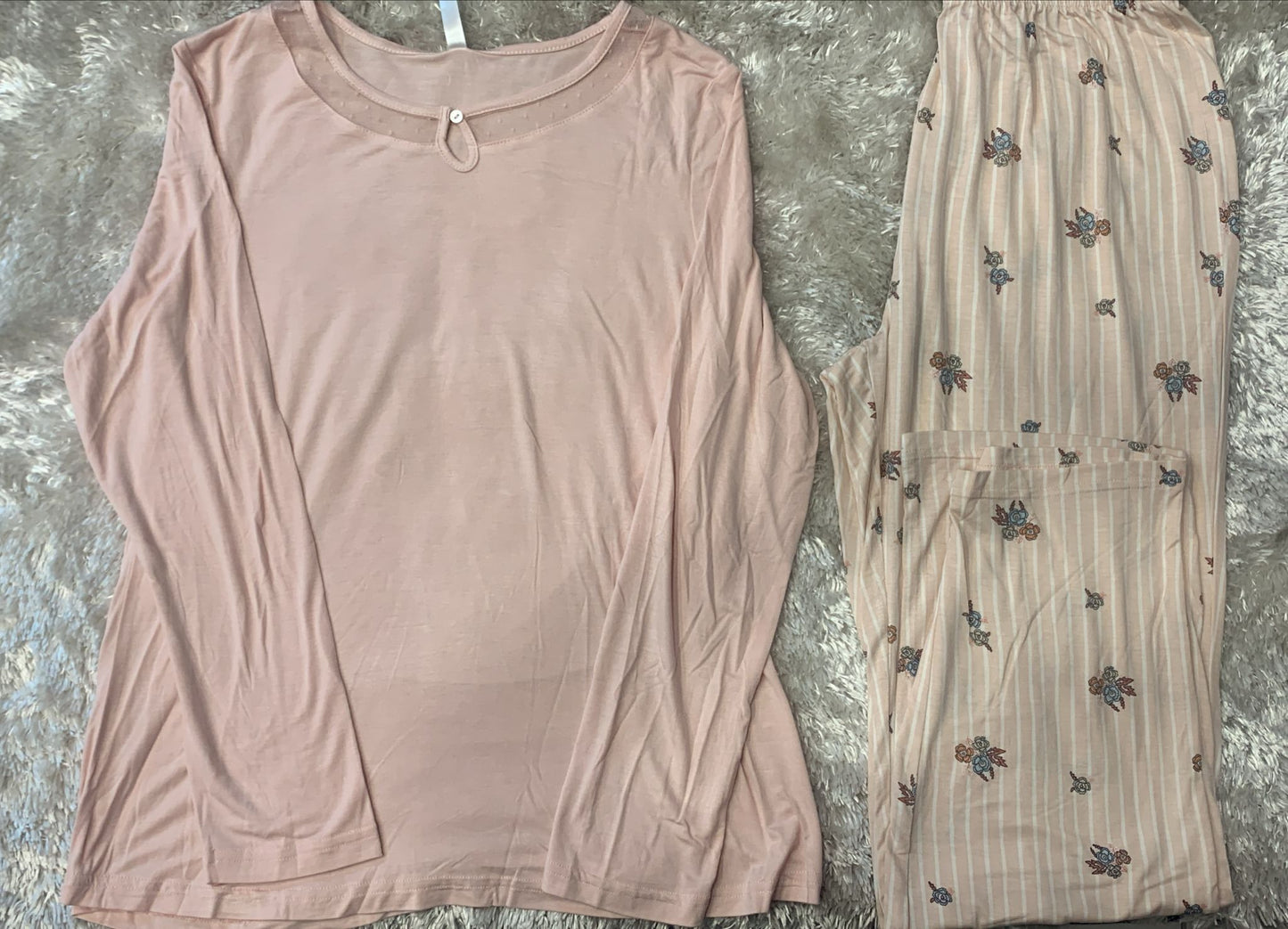 pigiama donna in cotone elasticizzato con girocollo velato e pantaloni a fiori ( l'articolo non può essere cambiato )