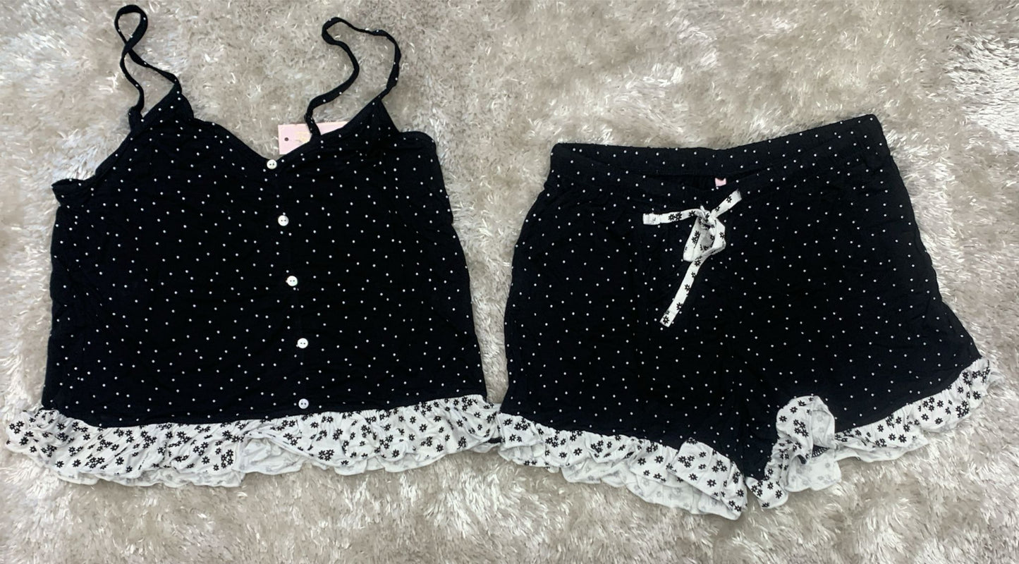pigiama donna con finta apertura bretellina e pantaloncini con laccetto regolabile e finiture con volant ( l'articolo non può essere cambiato )