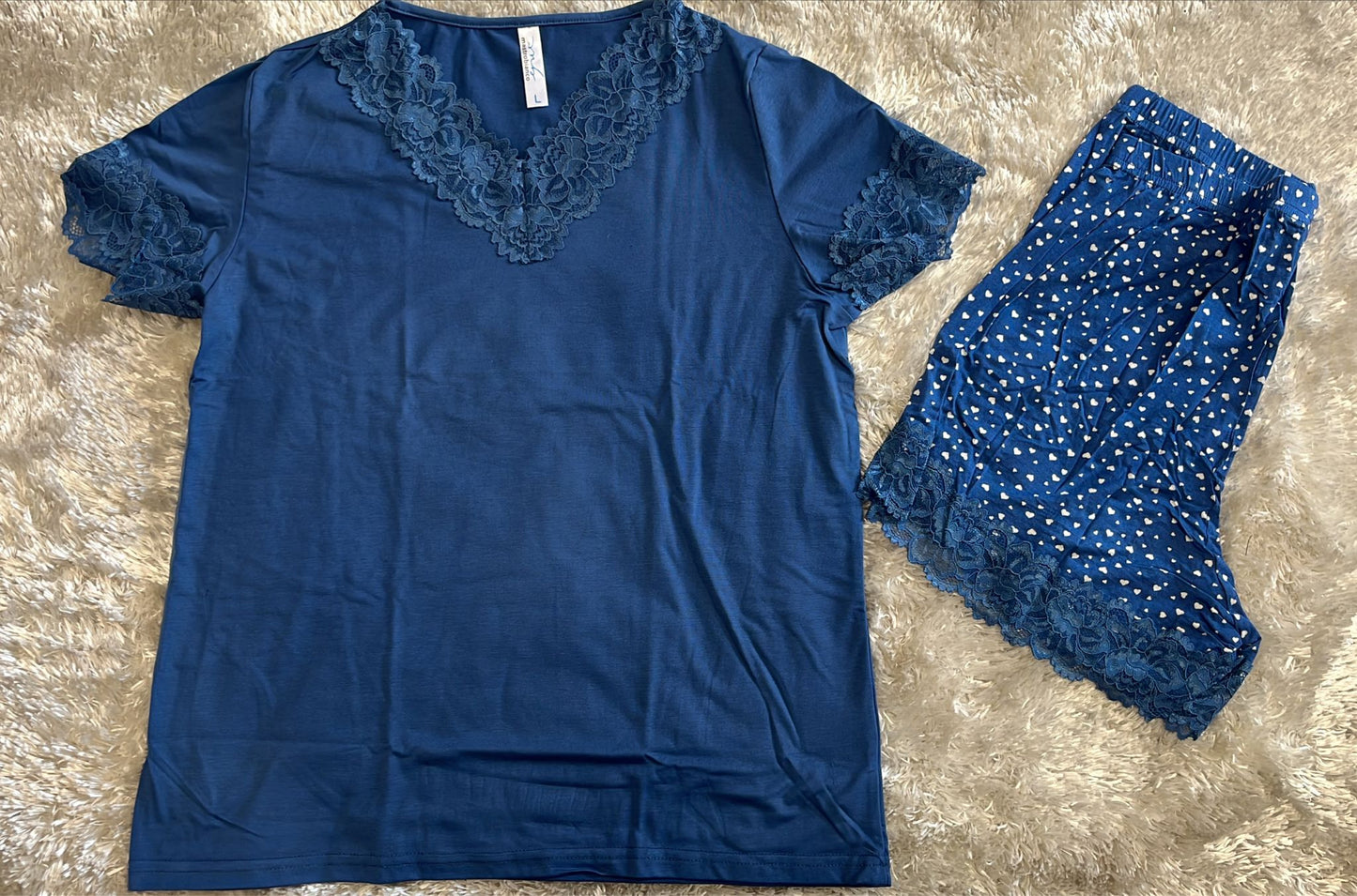Pigiama donna in cotone elasticizzato mezza manica e pantaloncini con rifiniture in merletto