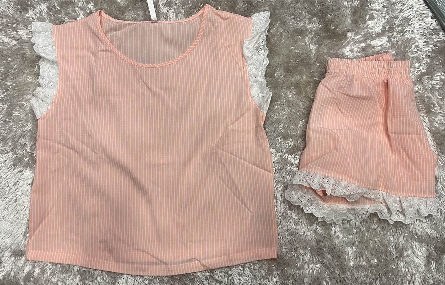 Pigiama donna in cotone spalla larga con rifiniture e pantaloncini con rifiniture in pizzo