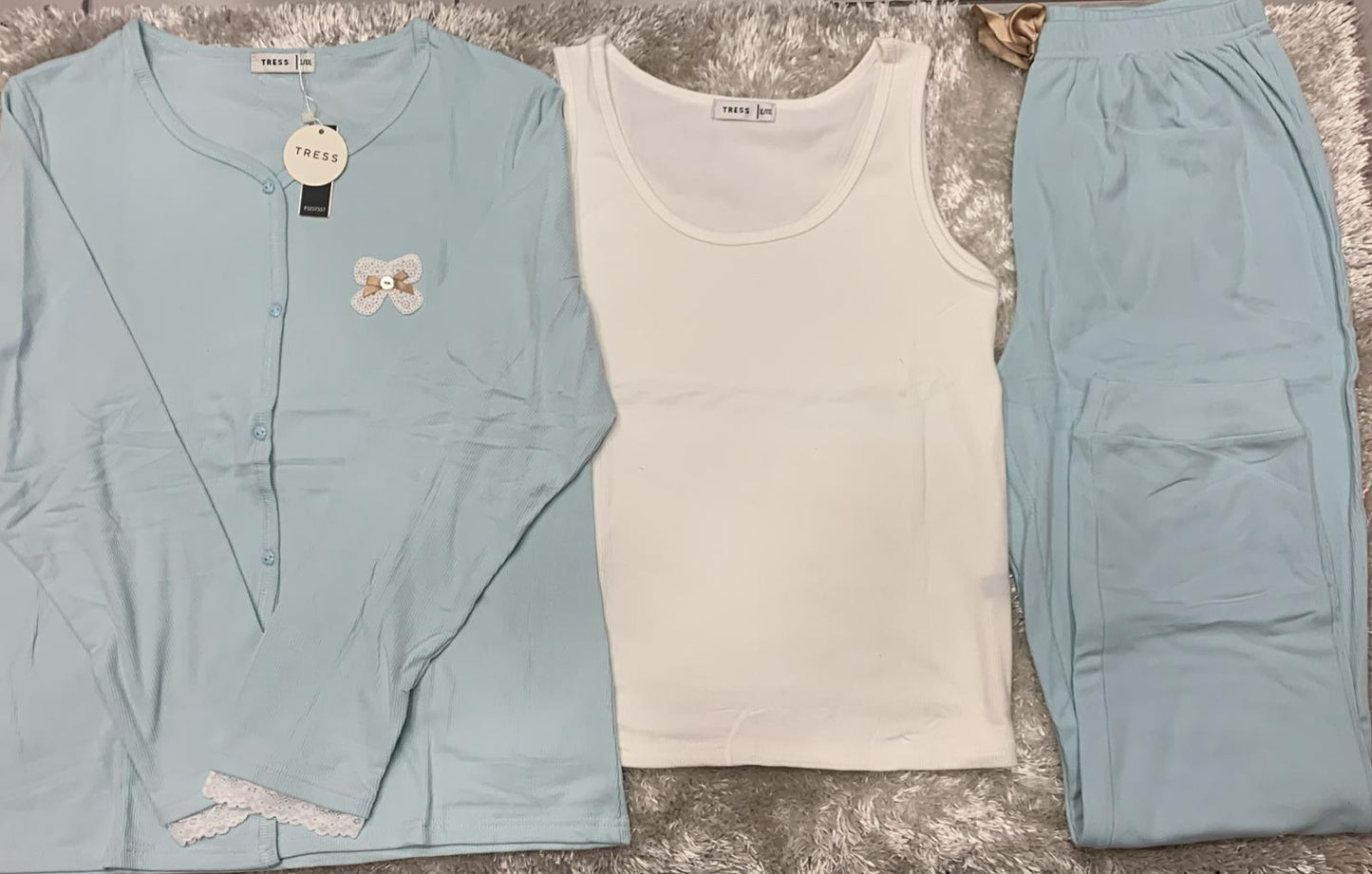Pigiama donna tre pezzi a costine in cotone caldo,composto da maglia aperta avanti canotta e pantalone