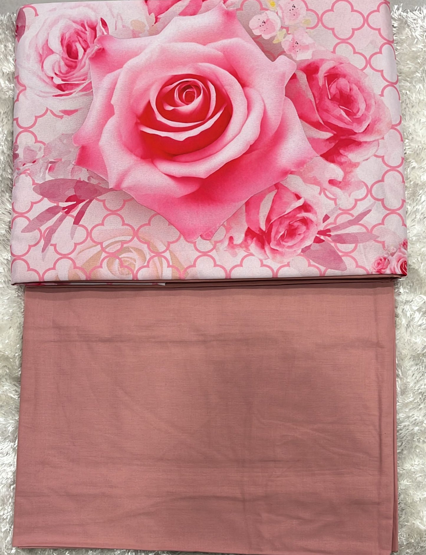 Lenzuola matrimoniale composto da lenzuolo di sopra tinta unita lenzuolo di sotto tinta unita in cotone con 4 federe Tra cui 2 federe in cotone tinta unita 2 federe stampate digitali