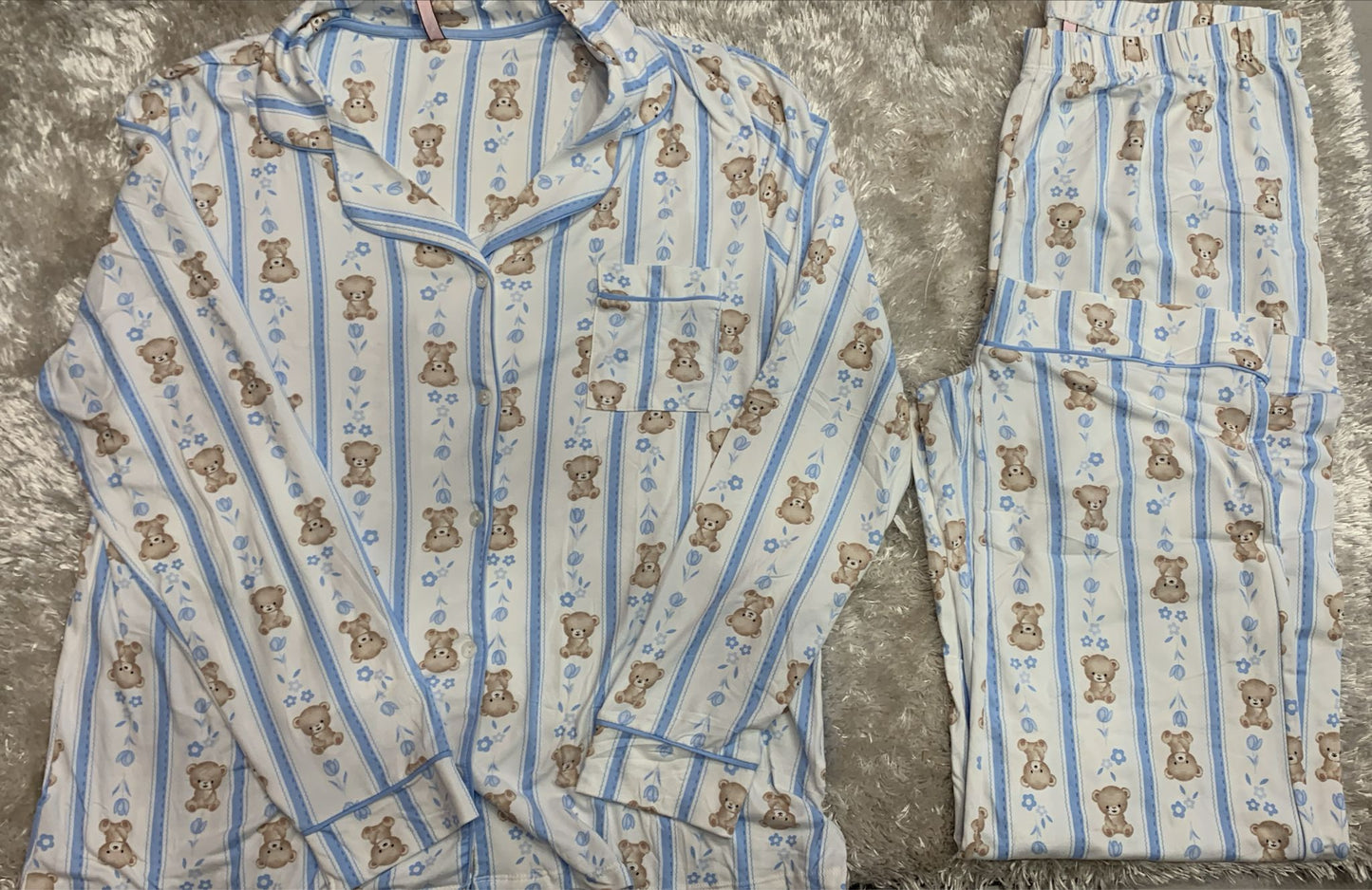 Pigiama donna aperto avanti in cotone elasticizzato con taschino lato cuore fantasia orsetto e fiori