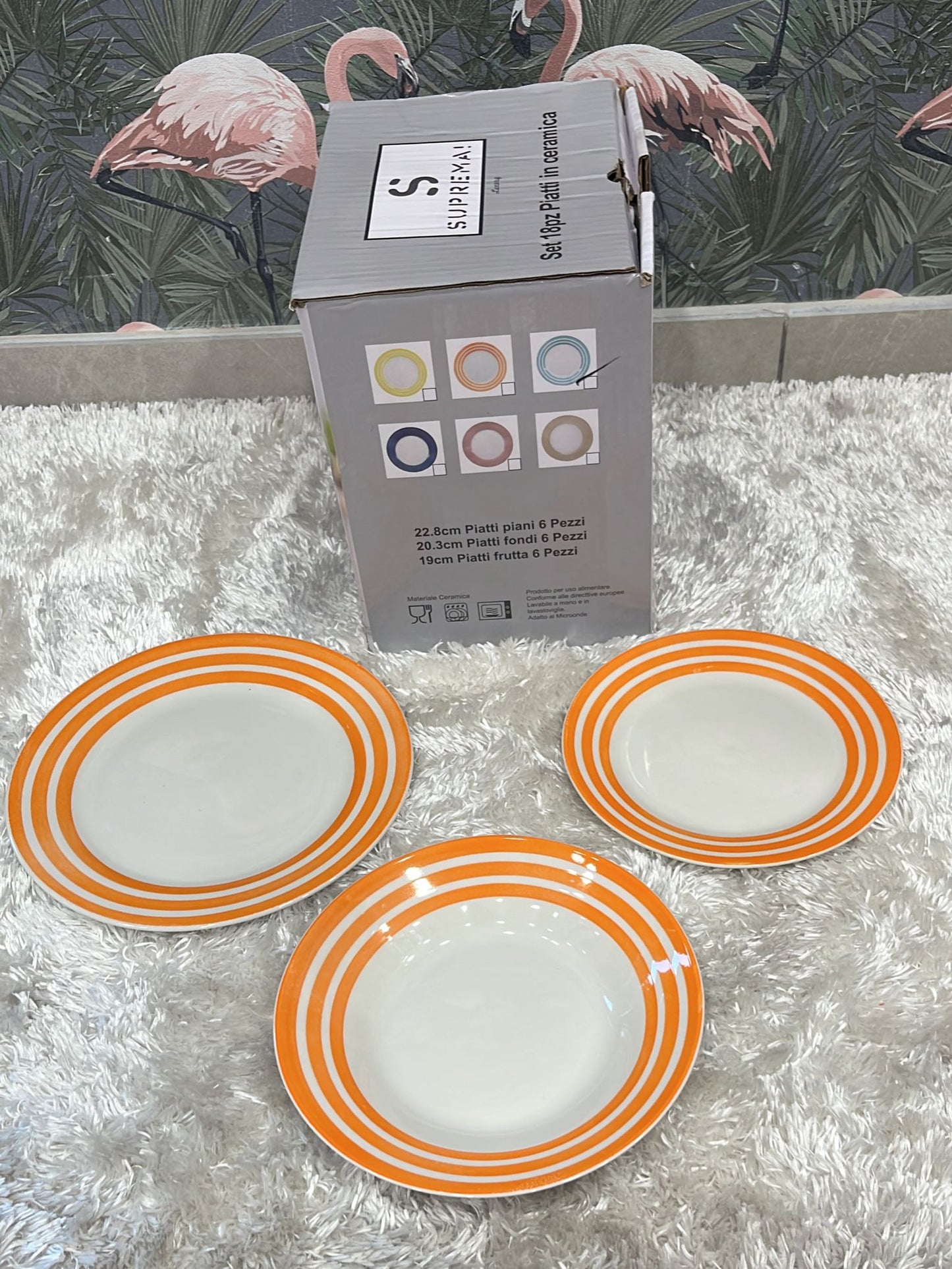 Servizio di piatti da 18 pezzi lavabile in lavastoviglie e adatto al microonde Composto da 6 piatti piani 6 piatti fondi 6 piatti frutta