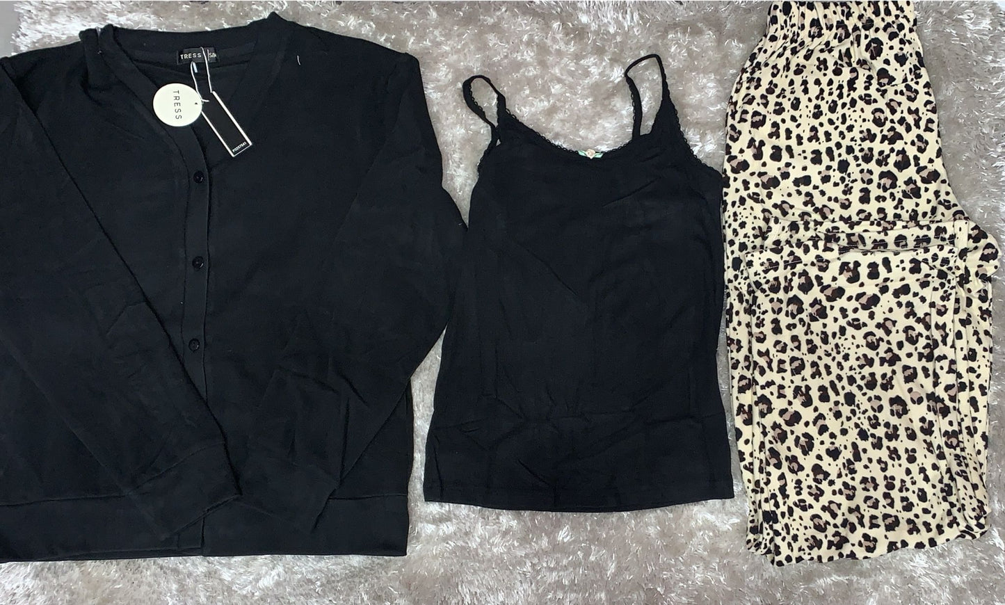 Pigiama donna 3 pezzi composto da giacca corta in caldo cotone felpato con tasche canotta in cotone e pantalone lungo caldo cotone