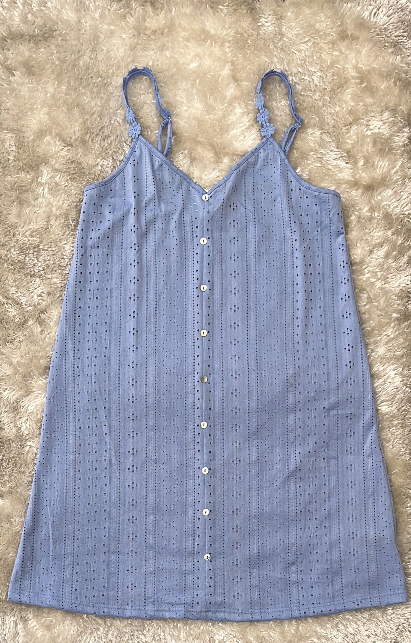 Camicia da notte traforata in cotone super comoda Con finta abbottonatura e bretelline con fiori