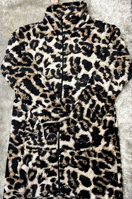 Vestaglia in ciniglia con zip leopardato con mezzo collo,con  2 tasche e cinturino regolabile  Super calda