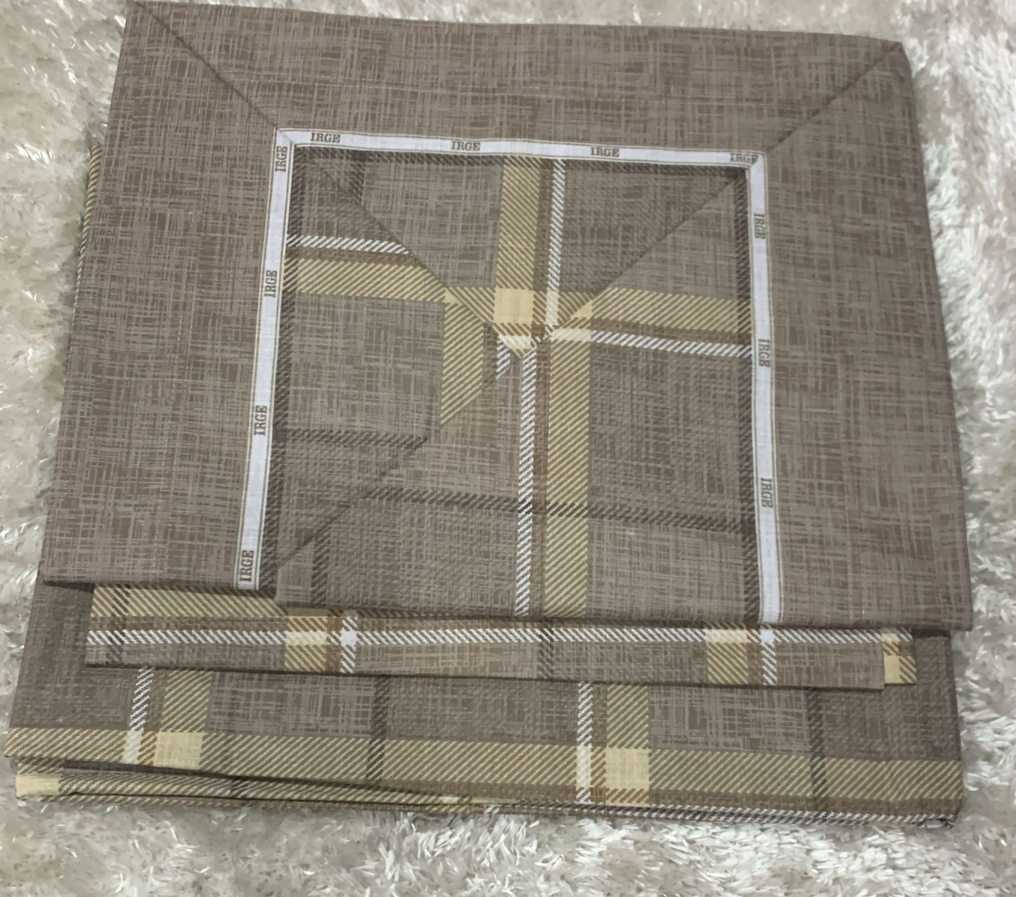 completo letto matrimoniale composto da  lenzuolo sopra 250x290cm lenzuolo sotto con angoli 175x200cm due federe 50x80cm