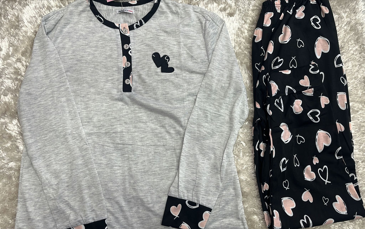 Pigiama donna in cotone con 4 bottoncini fantasia cuori