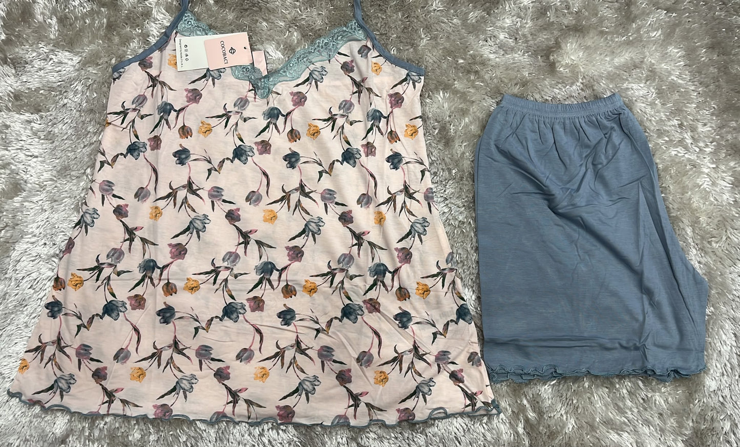 Pigiama donna bretellina e pantaloncini con rifiniture in merletto  Fantasia tulipano