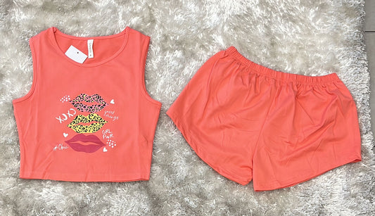 Pigiama donna croptop e pantaloncini in tessuto elastico fantasia kiss