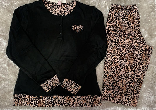 Pigiama in caldo cotone felpato donna con tre bottoncini fantasia maculato