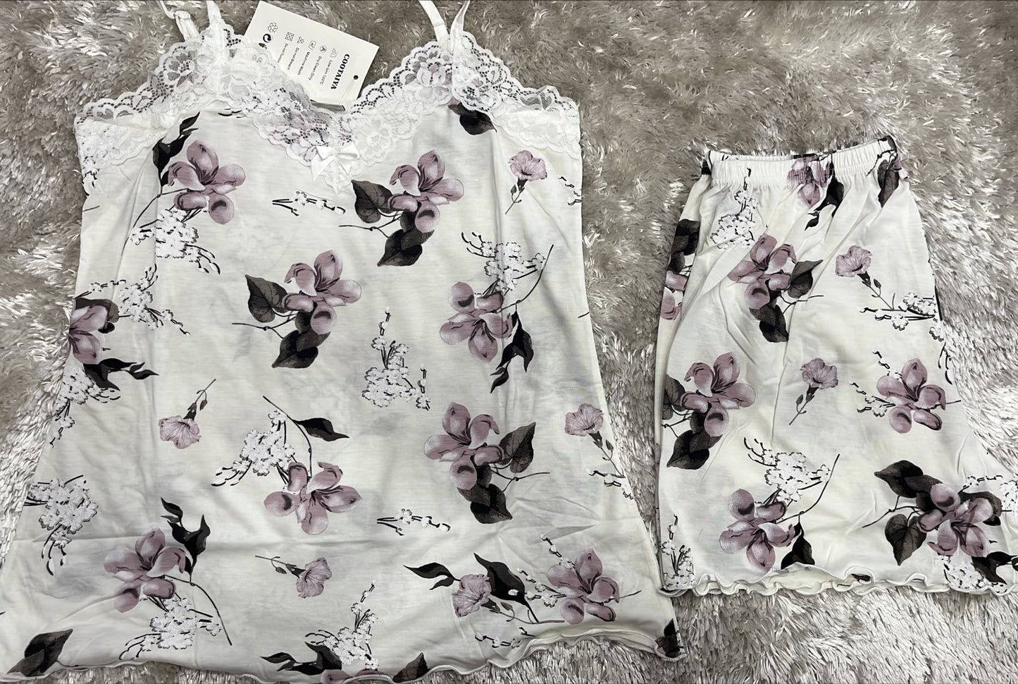 Pigiama donna in cotone bretellina con scollo in merletto e pantaloncini Fantasia fiori grandi