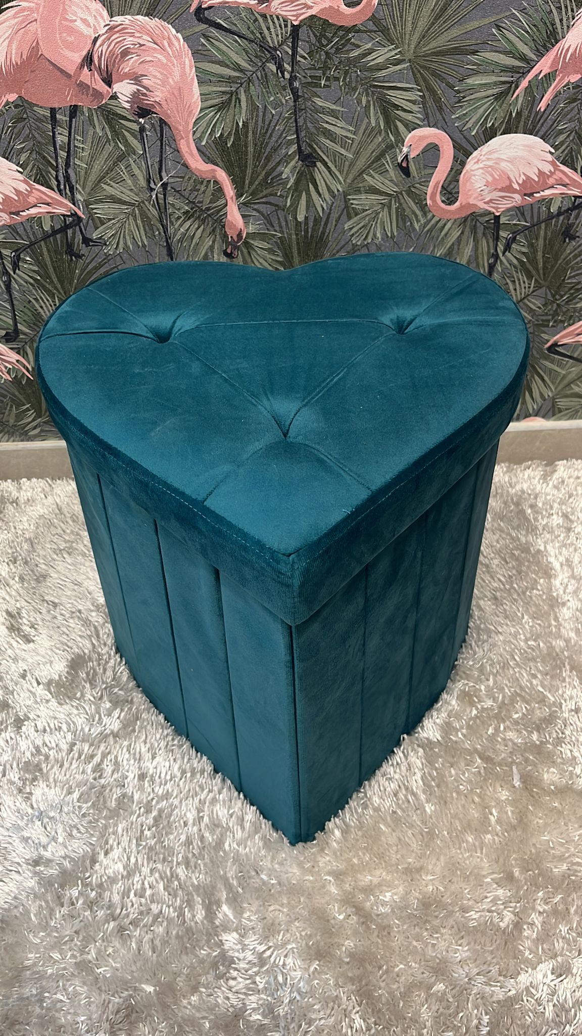 Pouf a cuore in velluto tinta unita con coperchio  Misura 40x40x38cm