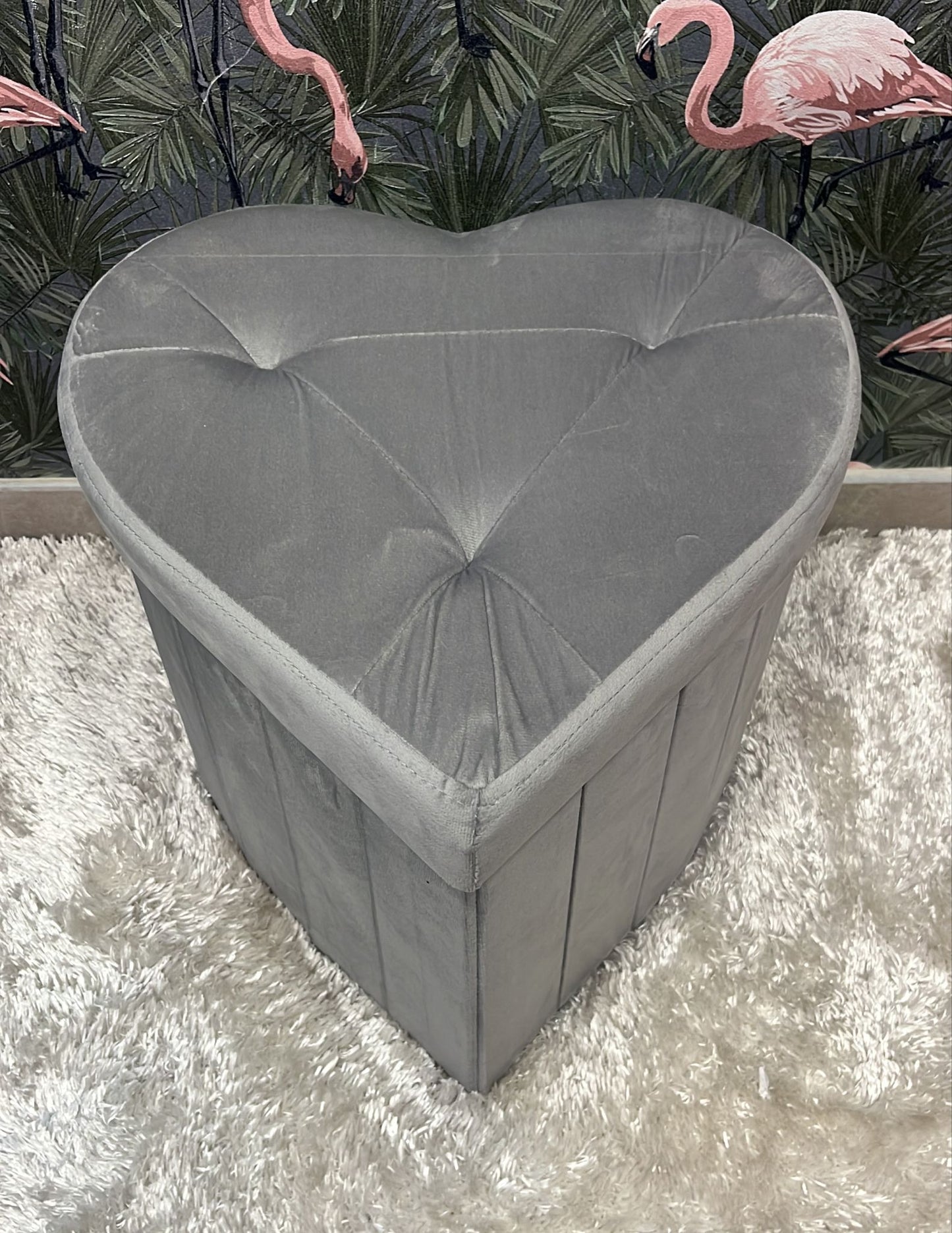 Pouf a cuore in velluto tinta unita con coperchio  Misura 40x40x38cm