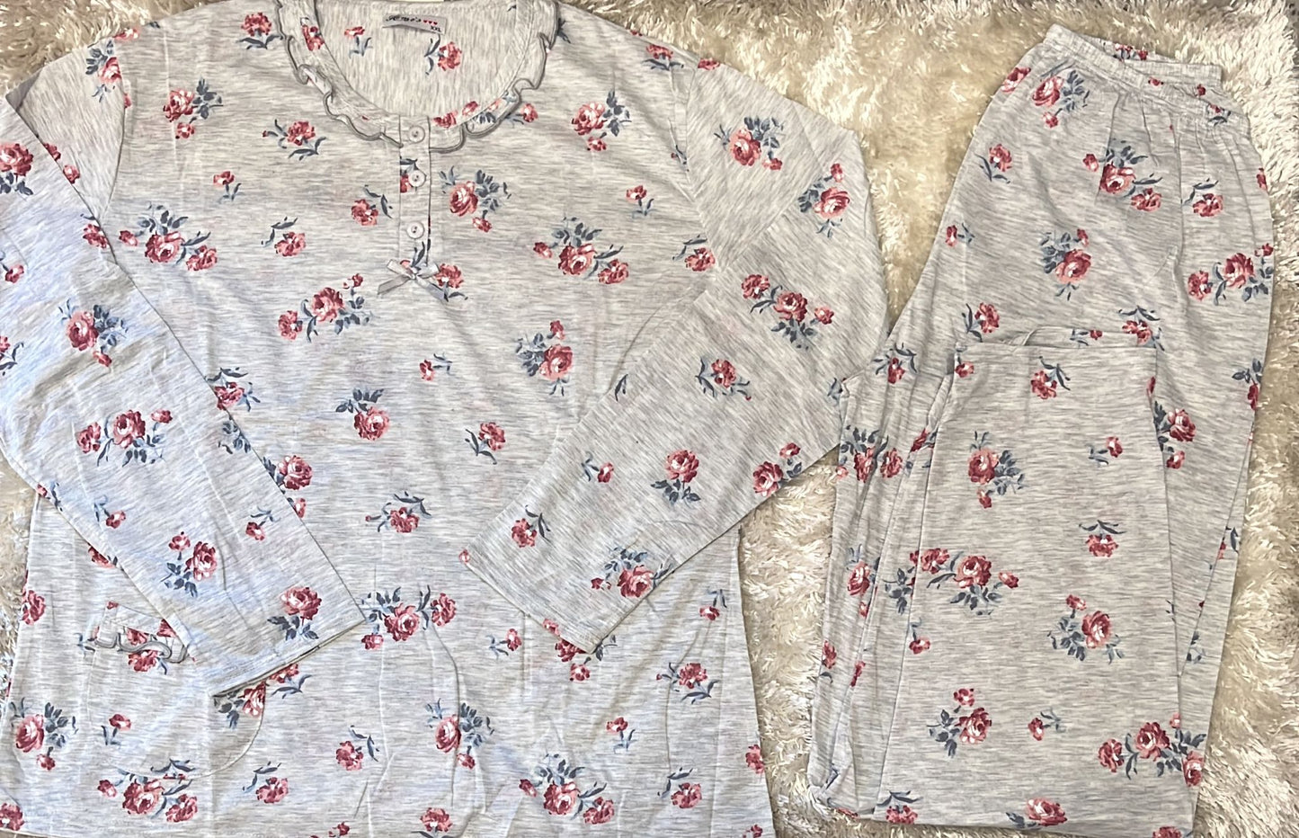 Pigiama donna in cotone con 3 bottoncini  Fantasia roselline