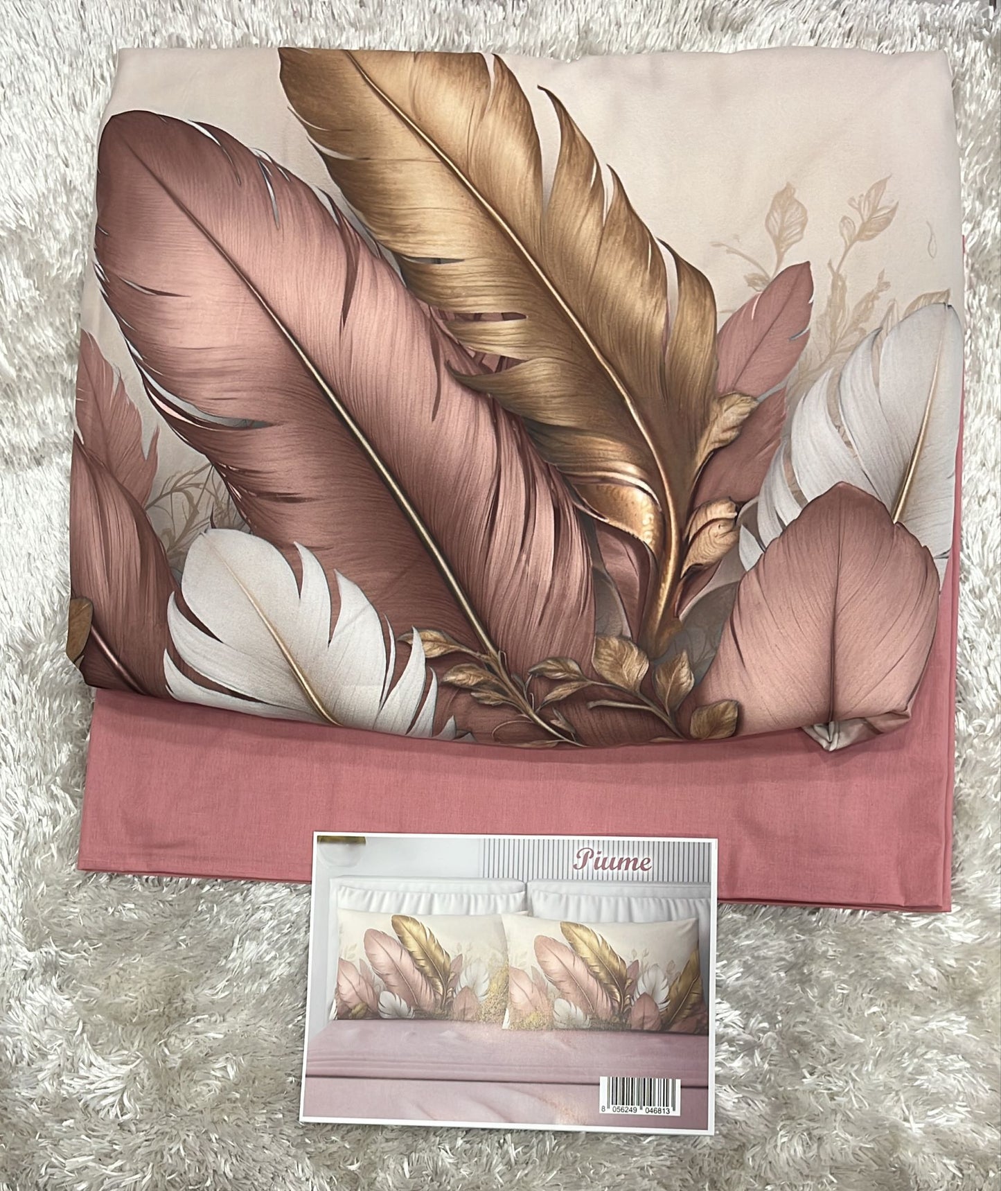 Completo letto matrimoniale  Piume in puro cotone con 4 federe .lenzuolo sopra t unita 250x290cm lenzuolo sotto t. unita con angoli maxi 175x200 2 federe t. unita in puro cotone 52x82cm 2 federe stampate digitali 58x80cm