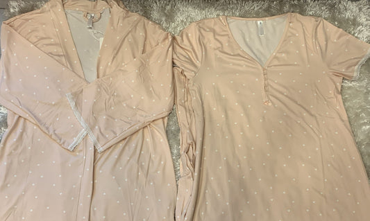 vestaglia a tre quarti con camicia a pois a cuoricino e cinta  con rifiniture in pizzo