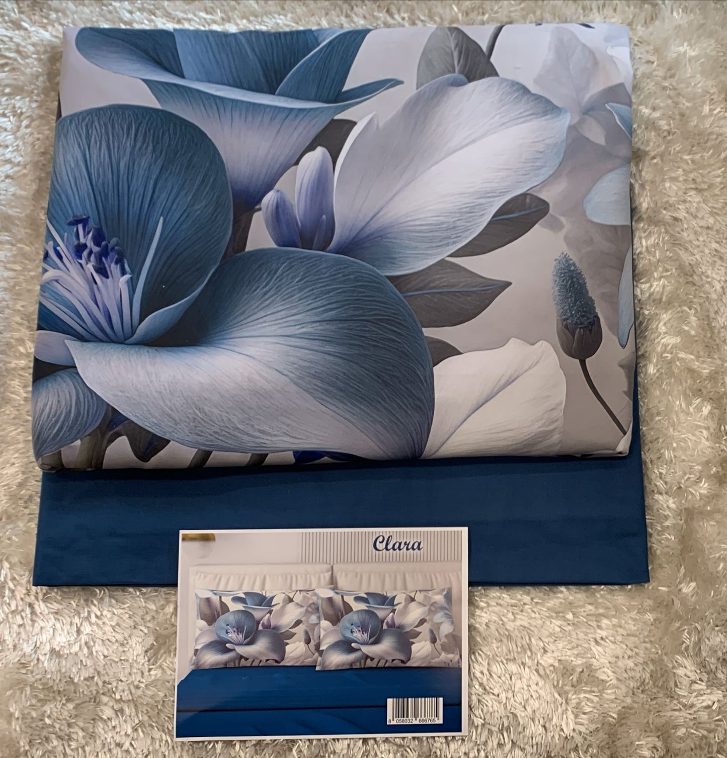 Competo letto matrimoniale in puro cotone con 4 federe fantasia Clara  Lenzuola sopra t unita 250x290cm Lenzuola sotto t unita con angoli maxi 175x200 cm 2 federe t unita in puro cotone 52x82 2 federe stampa digitale poliestere 50x80cm