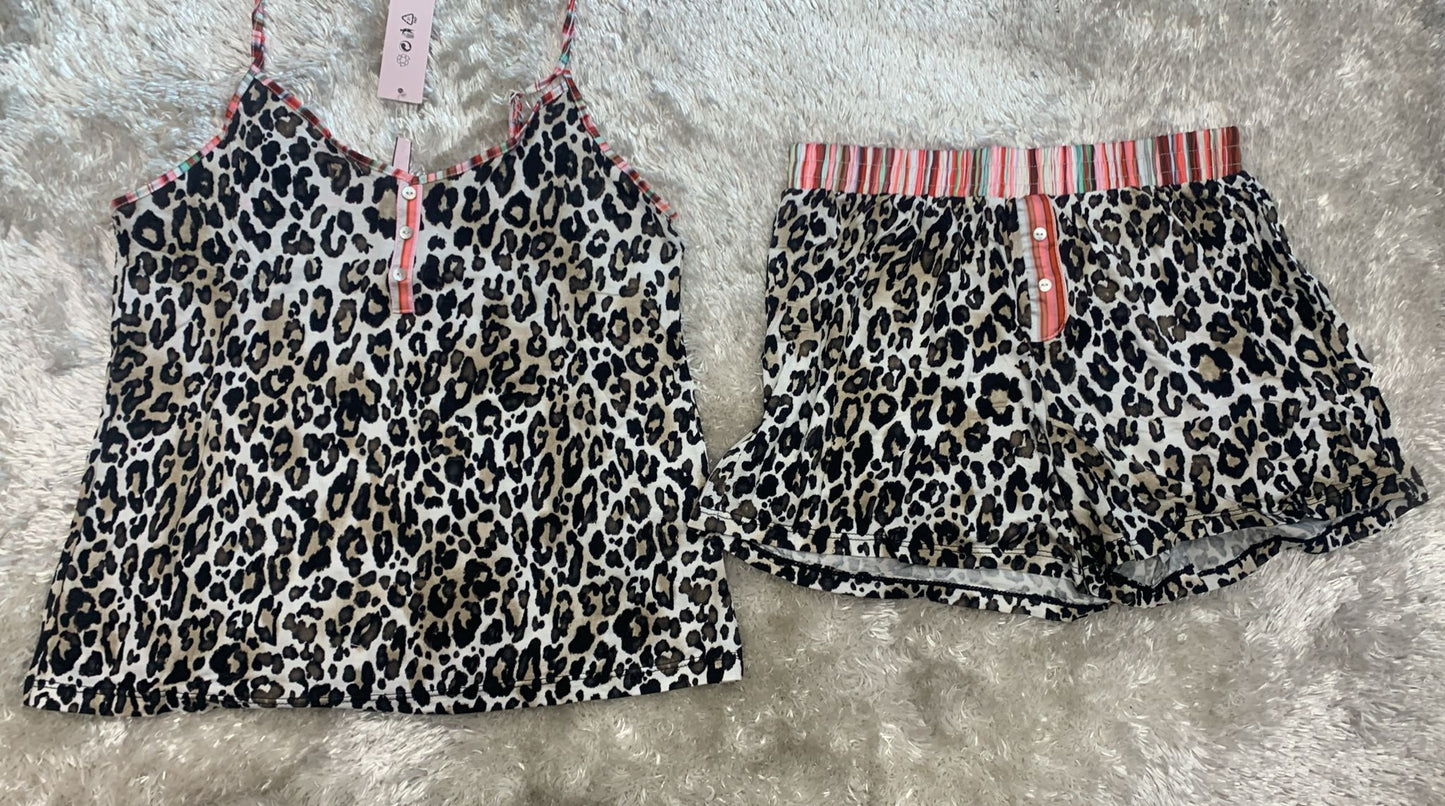 pigiama donna in cotone elasticizzato  bretellina e pantaloncini  fantasia leopardato