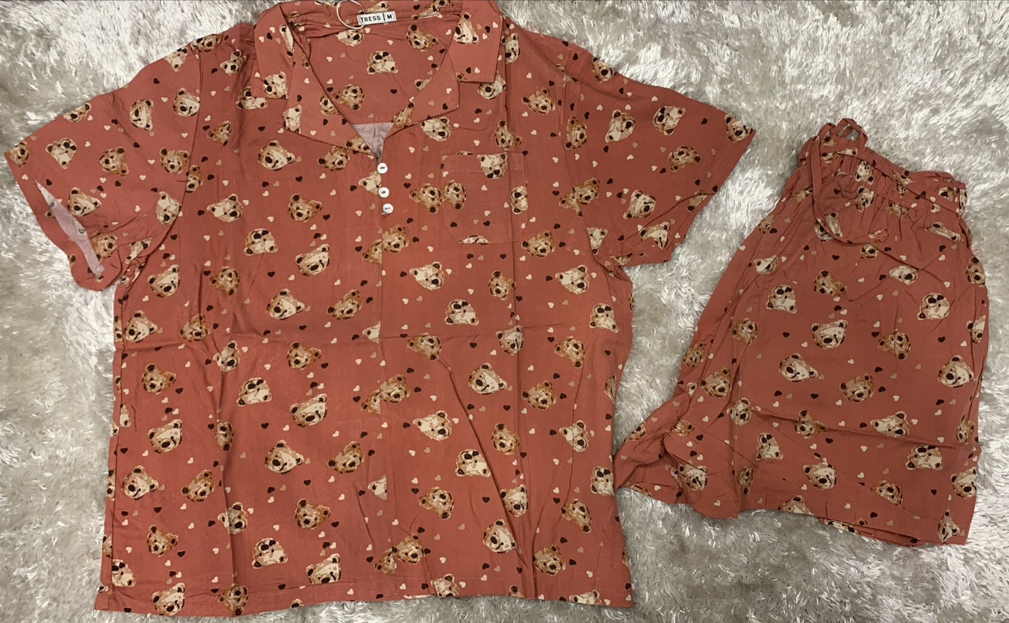 pigiama teddy con finta apertura  con taschino lato cuore e pantaloncini in cotone