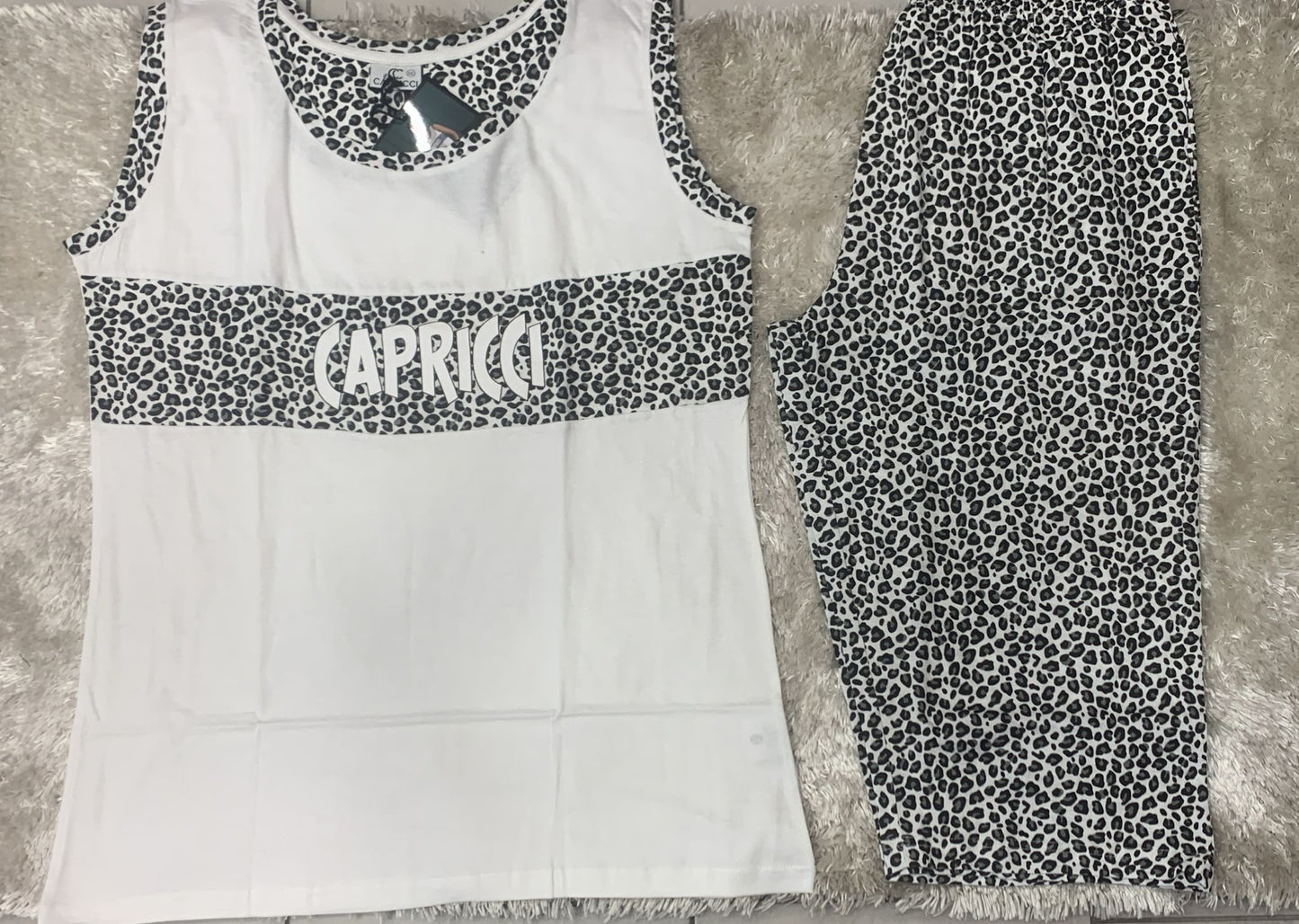 pigiama donna in cotone scatolato spalla larga e pinocchietto  fantasia leopardata