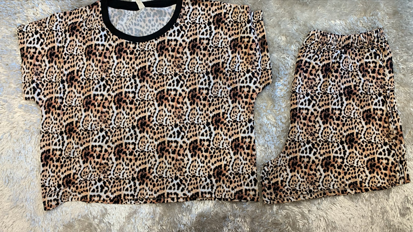 pigiama donna mezza manica crop top e pantaloncini  fantasia leopardata