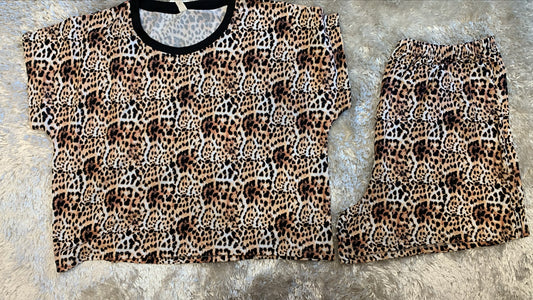 pigiama donna mezza manica crop top e pantaloncini  fantasia leopardata