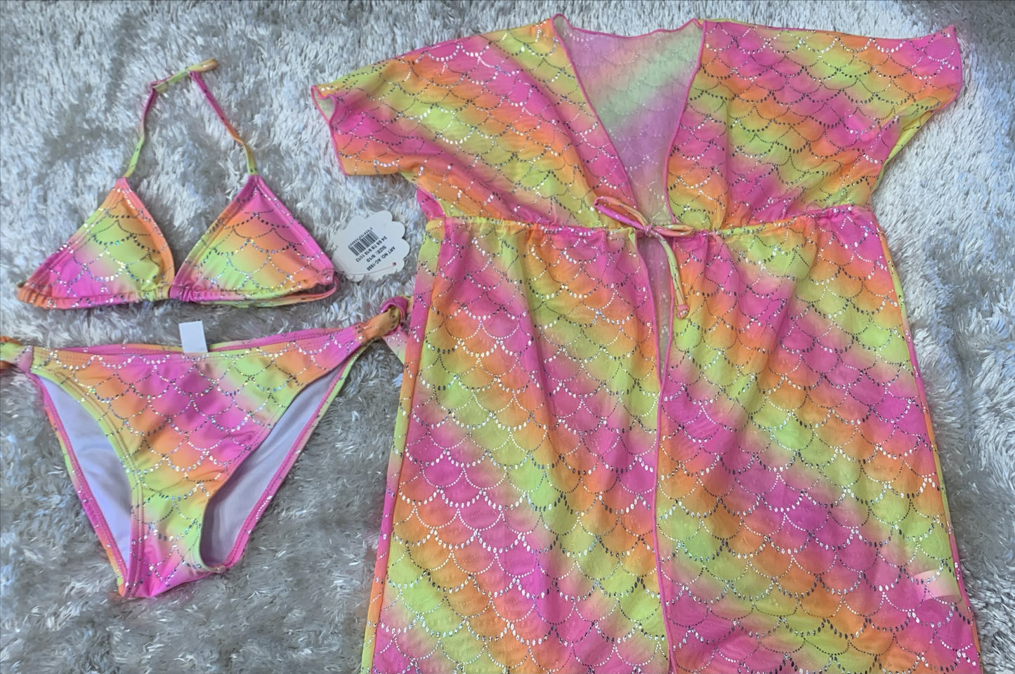costume bimba 3 pezzi composto da  triangolino regolabile slip  e copricostume ( l'articolo non può essere cambiato )