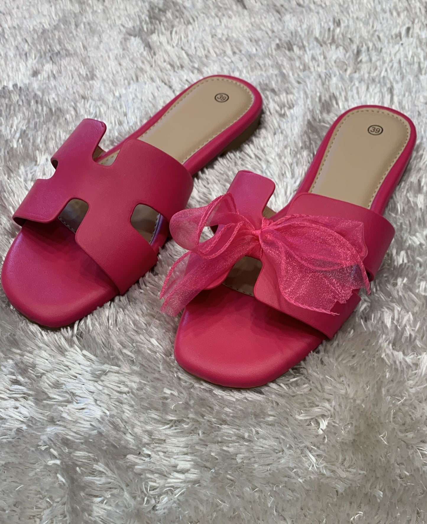 Ciabatte modello H con fiocchetto removibile per completare i tuoi outfit alla moda