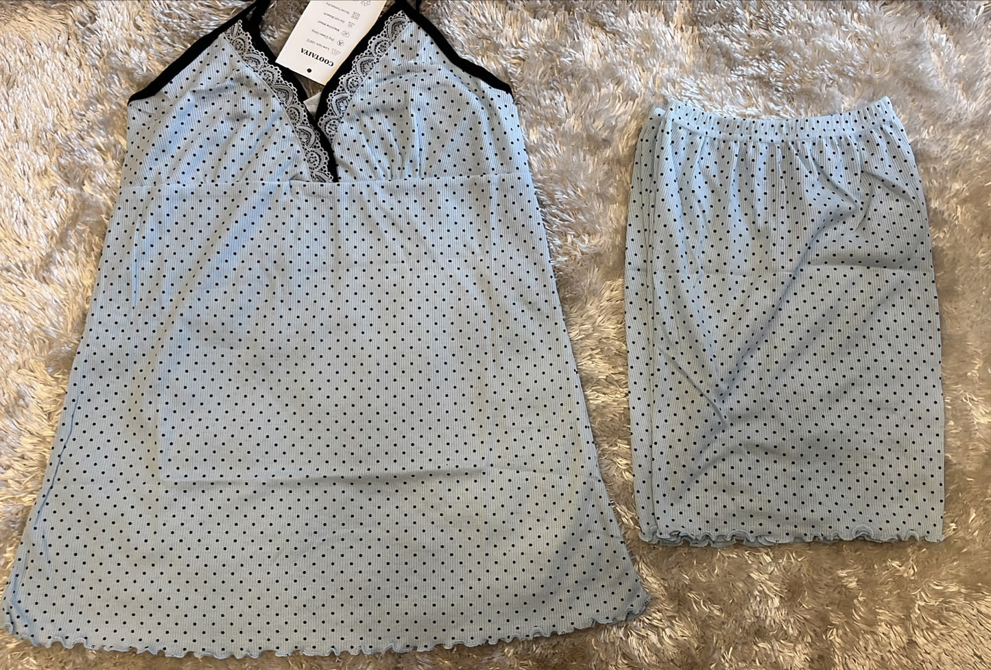 Pigiama donna bretellina con rifiniture al seno e pantaloncino  Fantasia pois