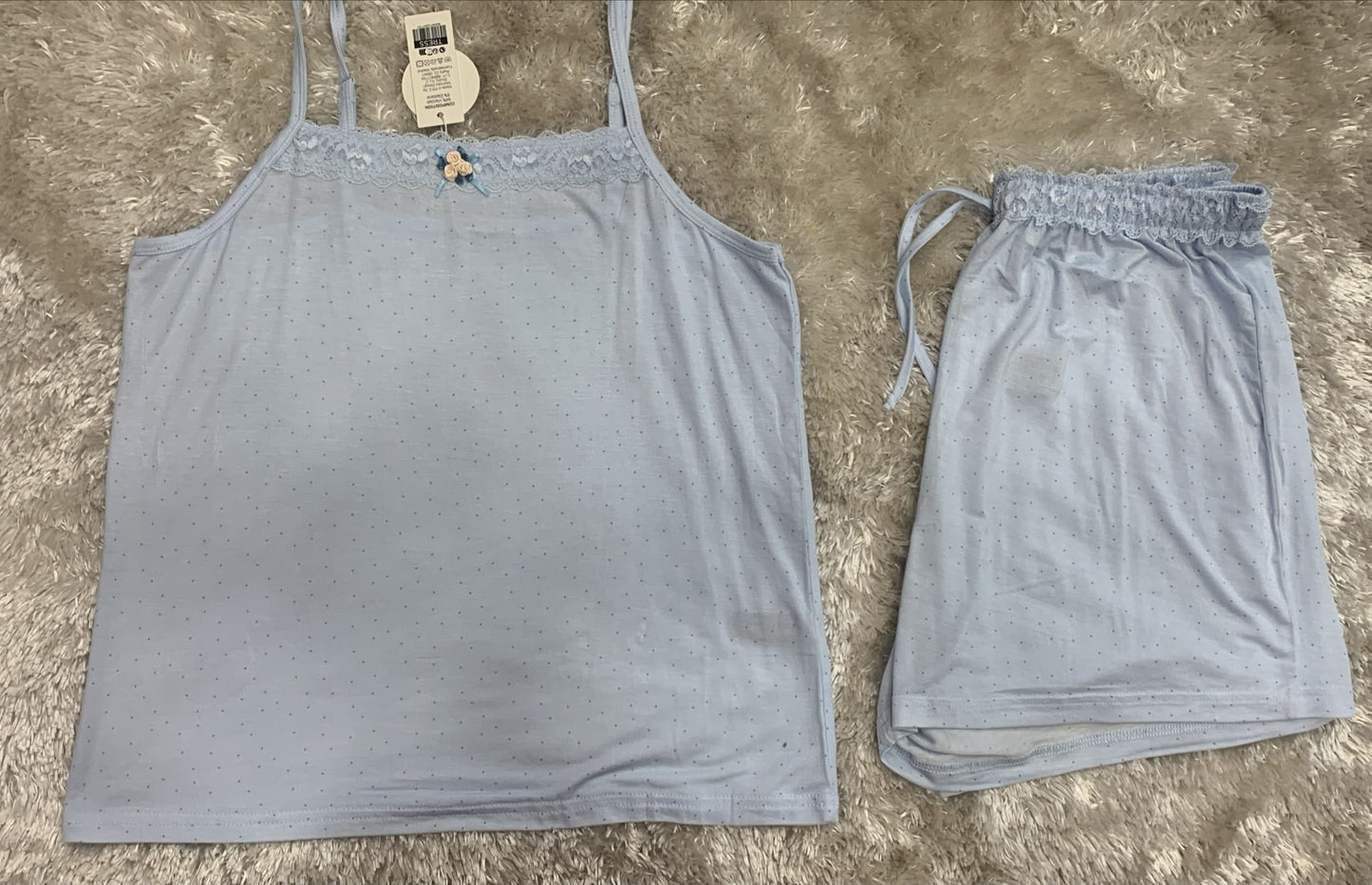 pigiama donna bretellina e pantaloncino in cotone elasticizzato  con rifiniture al seno e roseline in rilievo