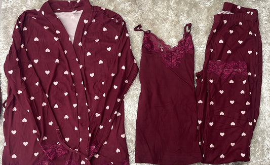 pigiama donna a tre pezzi in cotone elasticizzato composto da vestaglia ,canotta con rifiniture in merletto e pantaloni  Fantasia cuori