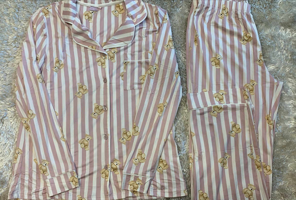 pigiama teddy aperto avanti in cotone elasticizzato con taschino lato cuore comodo per la sua vestibilità