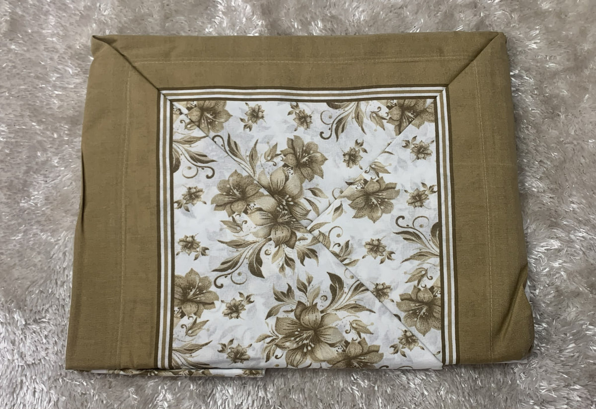 lenzuola matrimoniale in policotone  composto da lenzuola dí sopra 250x290 cm lenzuola sotto con angoli 180x200+25cm  2 federe 50x80 cm