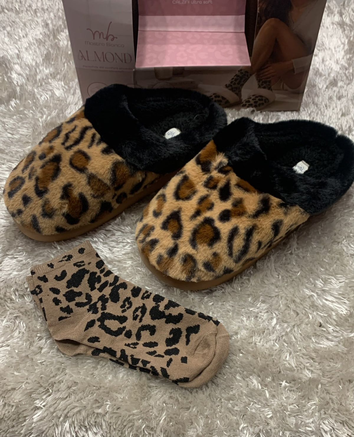Pantofole donna in pelliccia con gomma antiscivolo + calzino in omaggio  fantasia leopardata