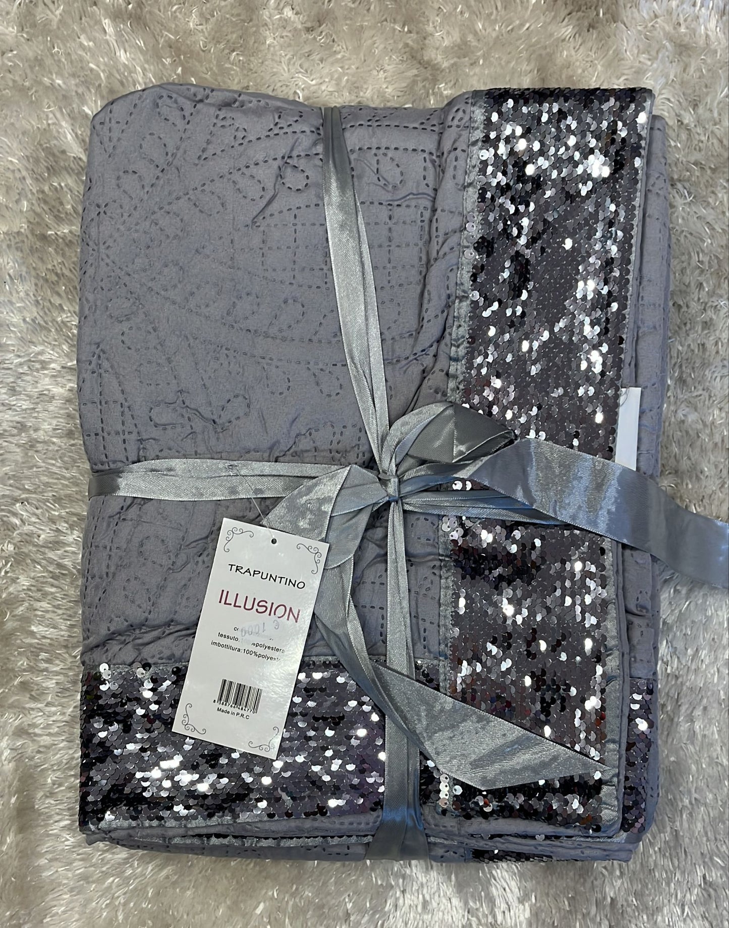 Trapuntino matrimoniale con bordo di paillettes in rilievo
