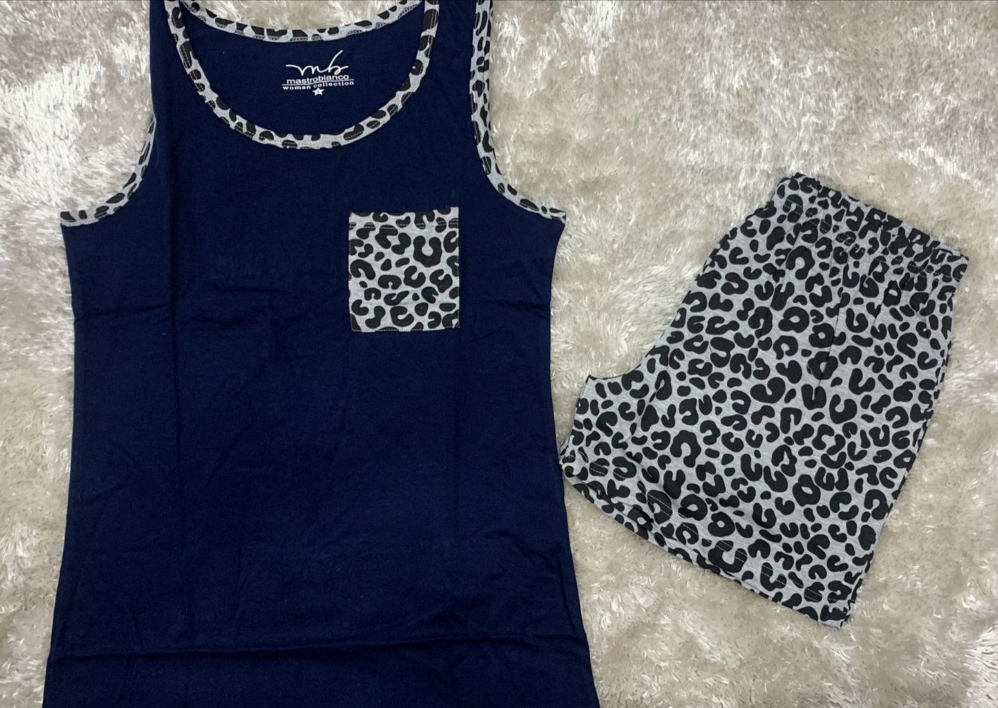 pigiama donna in cotone spalla larga e pantaloncini  fantasia leopardata