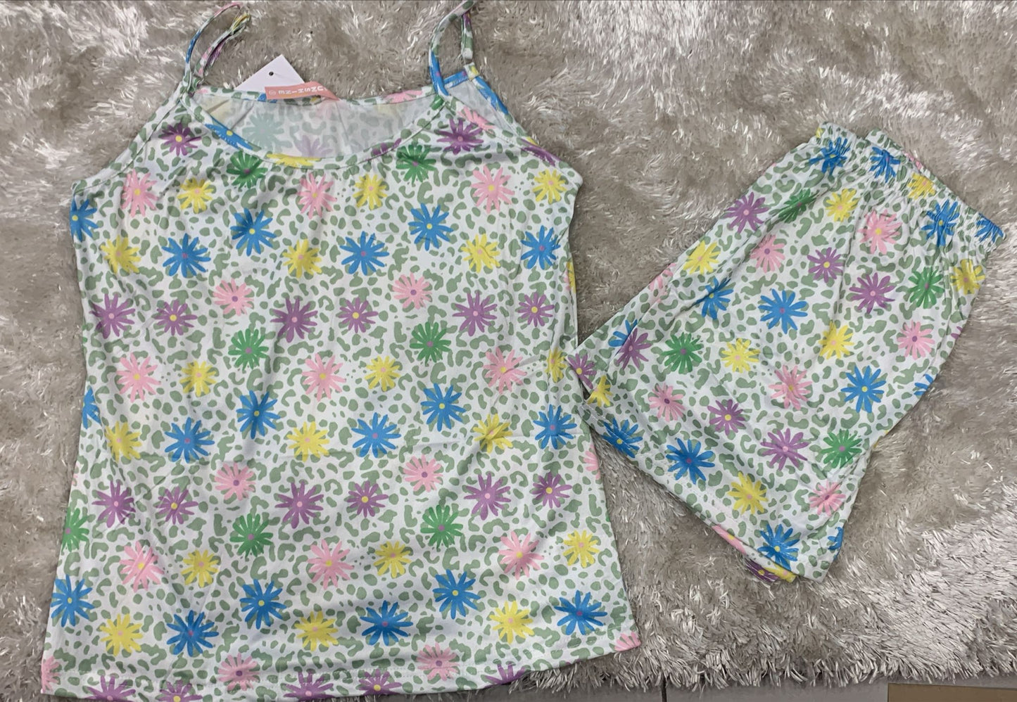 pigiama donna bretellina e pantaloncini  fantasia fiorellini e maculato