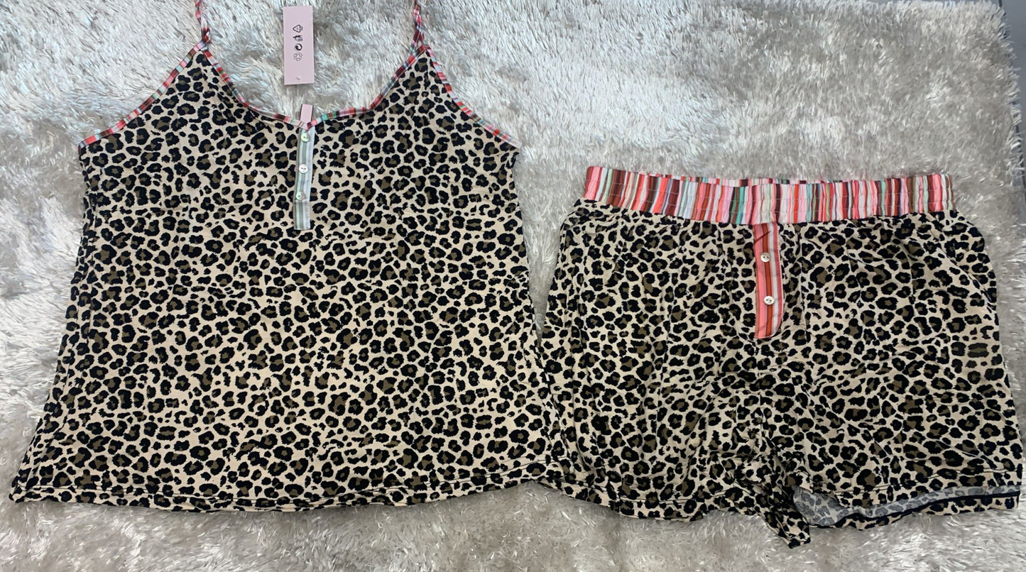 pigiama donna in cotone elasticizzato  bretellina e pantaloncini  fantasia leopardato