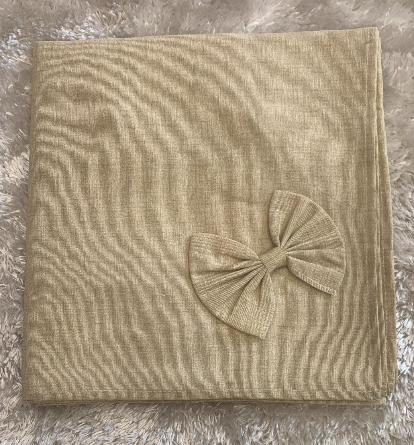 copritavolo in cotone con applicazione fiocchi x12 misura 140x240