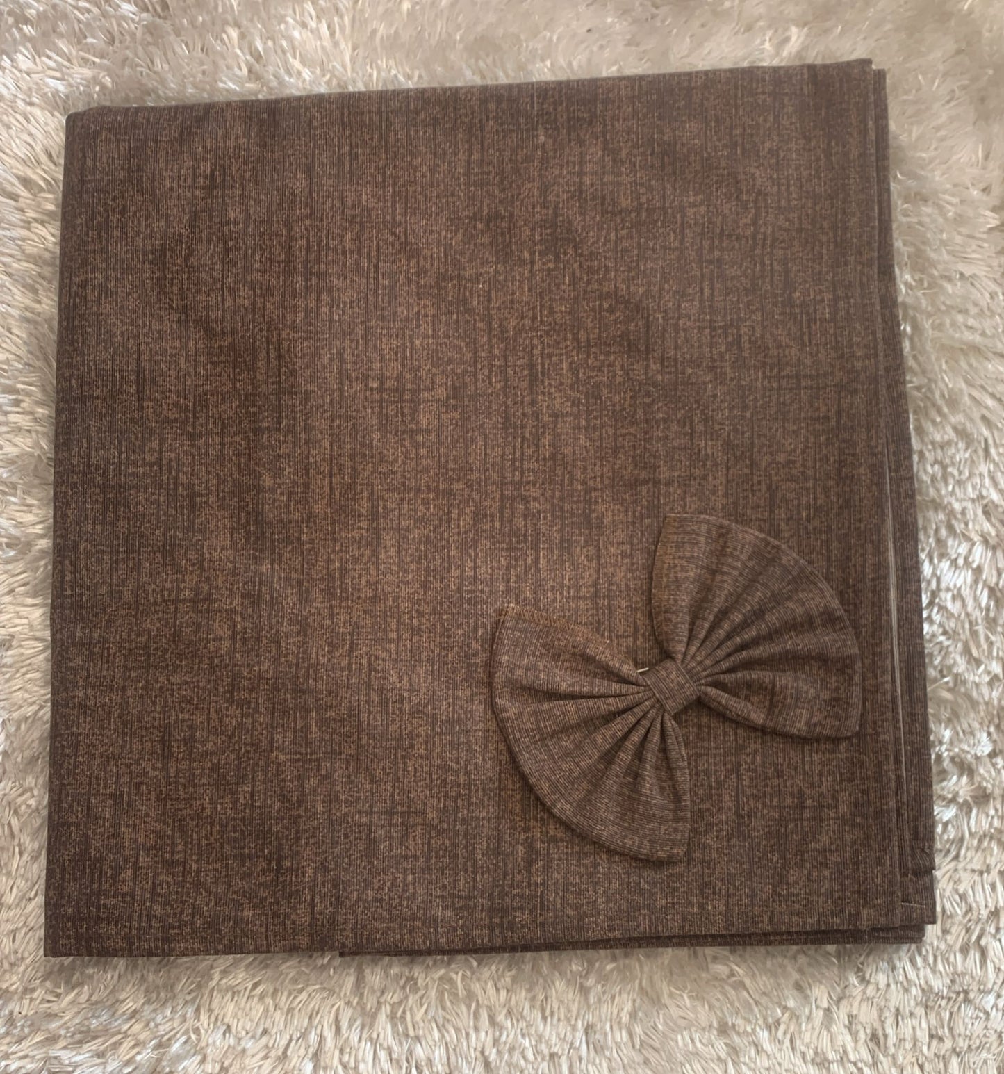 copritavolo in cotone x 6 posti con applicazione fiocchi  140x180 cm