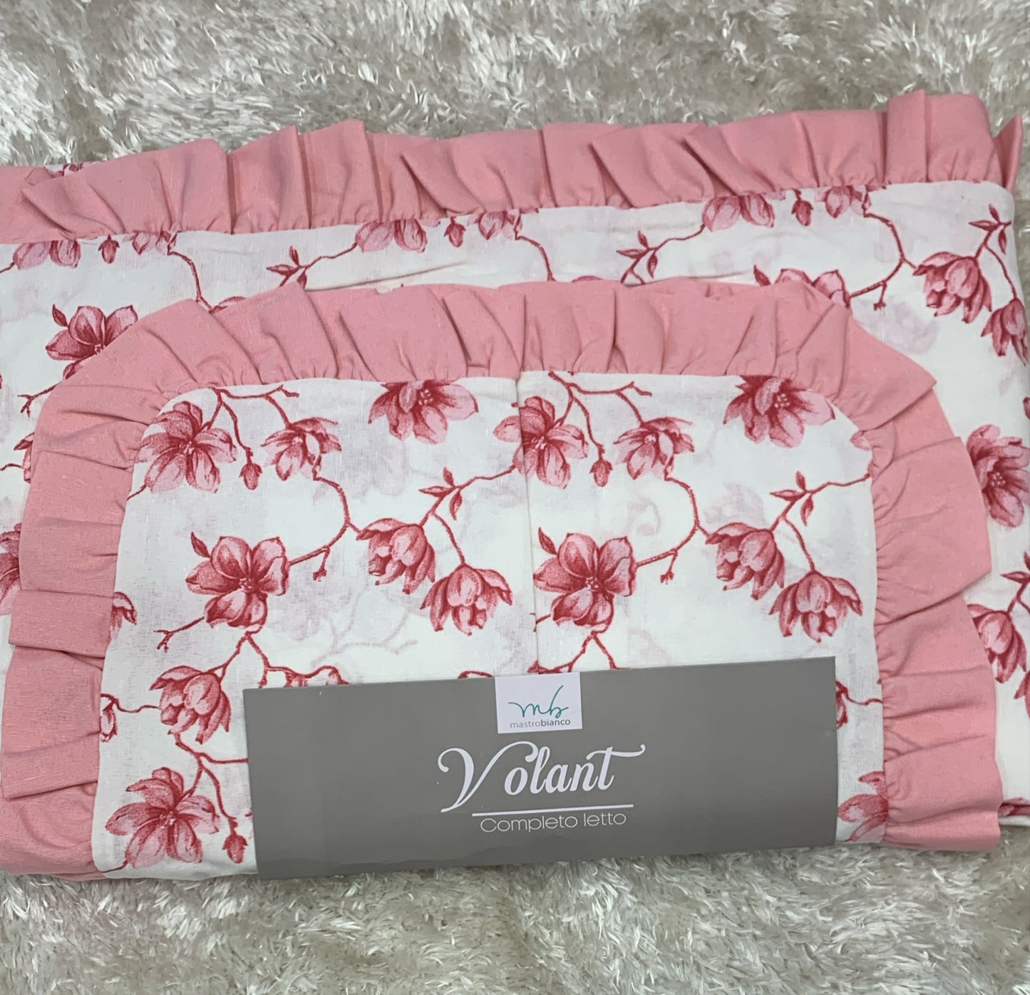 completo letto matrimoniale in policotone con volant  composto da lenzuolo di sopra 240x280cm lenzuolo di sotto con angoli 175x200cm federe 50x80 cm