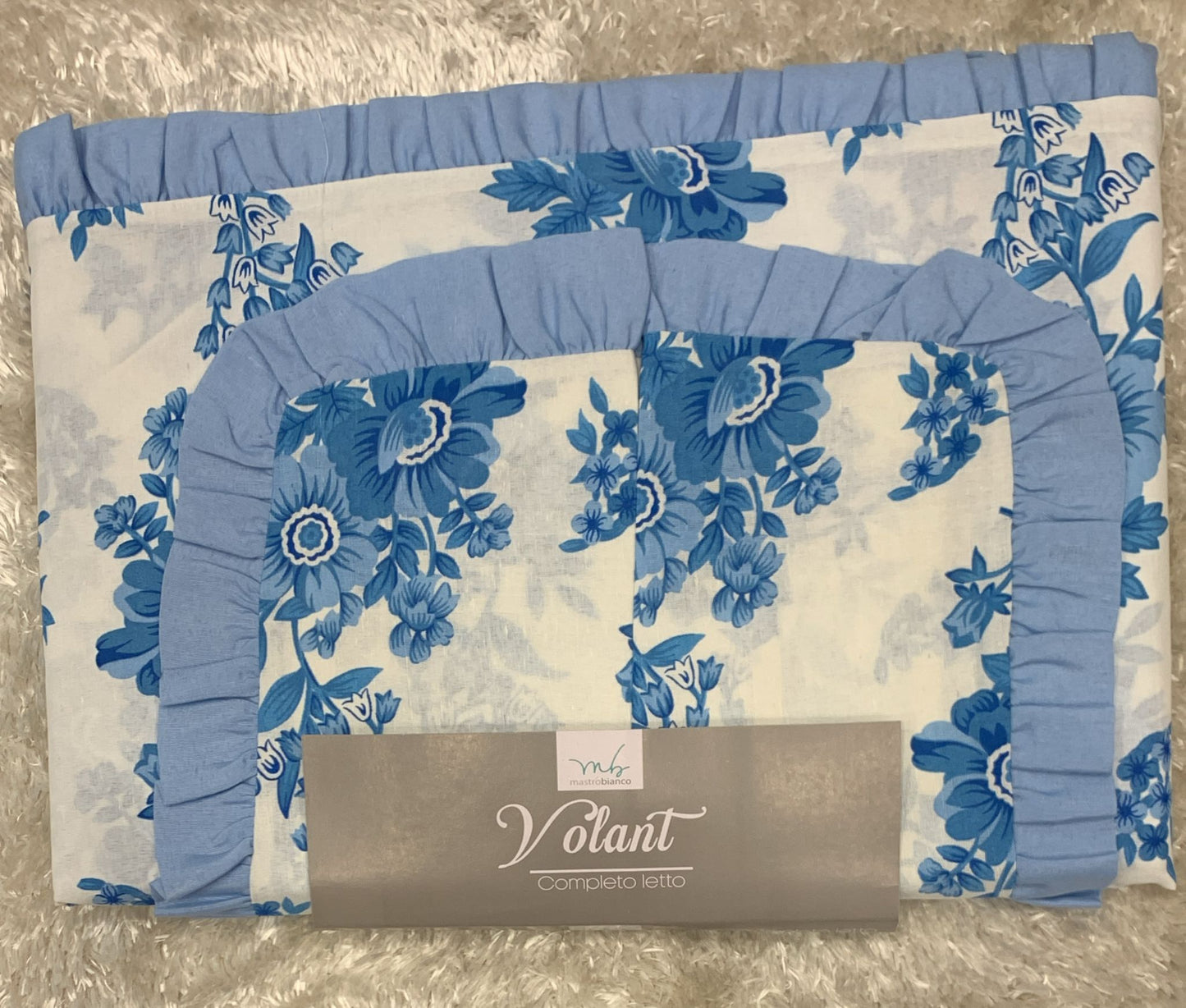 completo letto matrimoniale in policotone con volant  composto da lenzuolo di sopra 240x280cm lenzuolo di sotto con angoli 175x200cm federe 50x80 cm