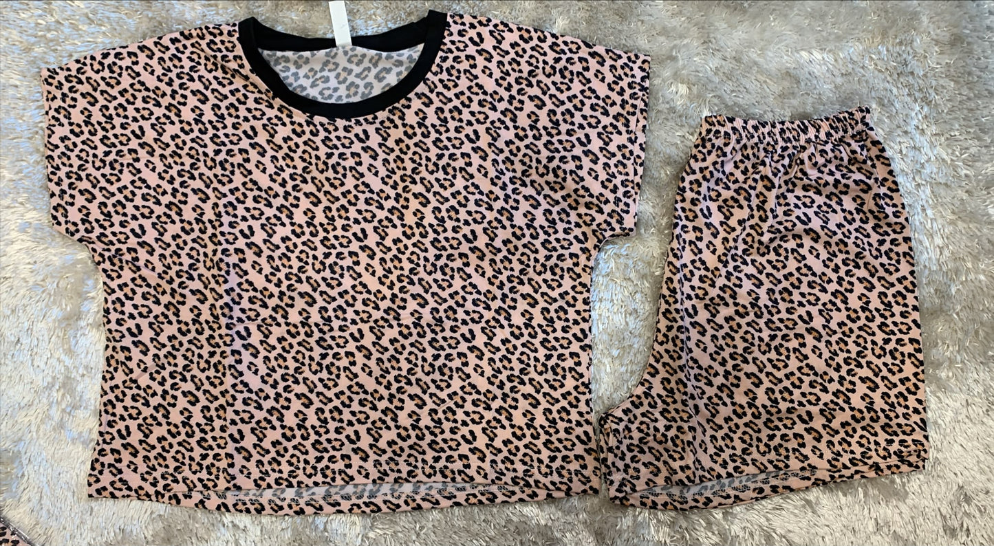 pigiama donna mezza manica crop top e pantaloncini  fantasia leopardata