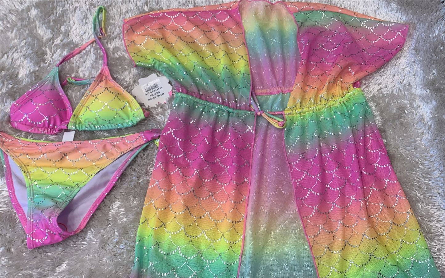 costume bimba 3 pezzi composto da  triangolino regolabile slip  e copricostume ( l'articolo non può essere cambiato )
