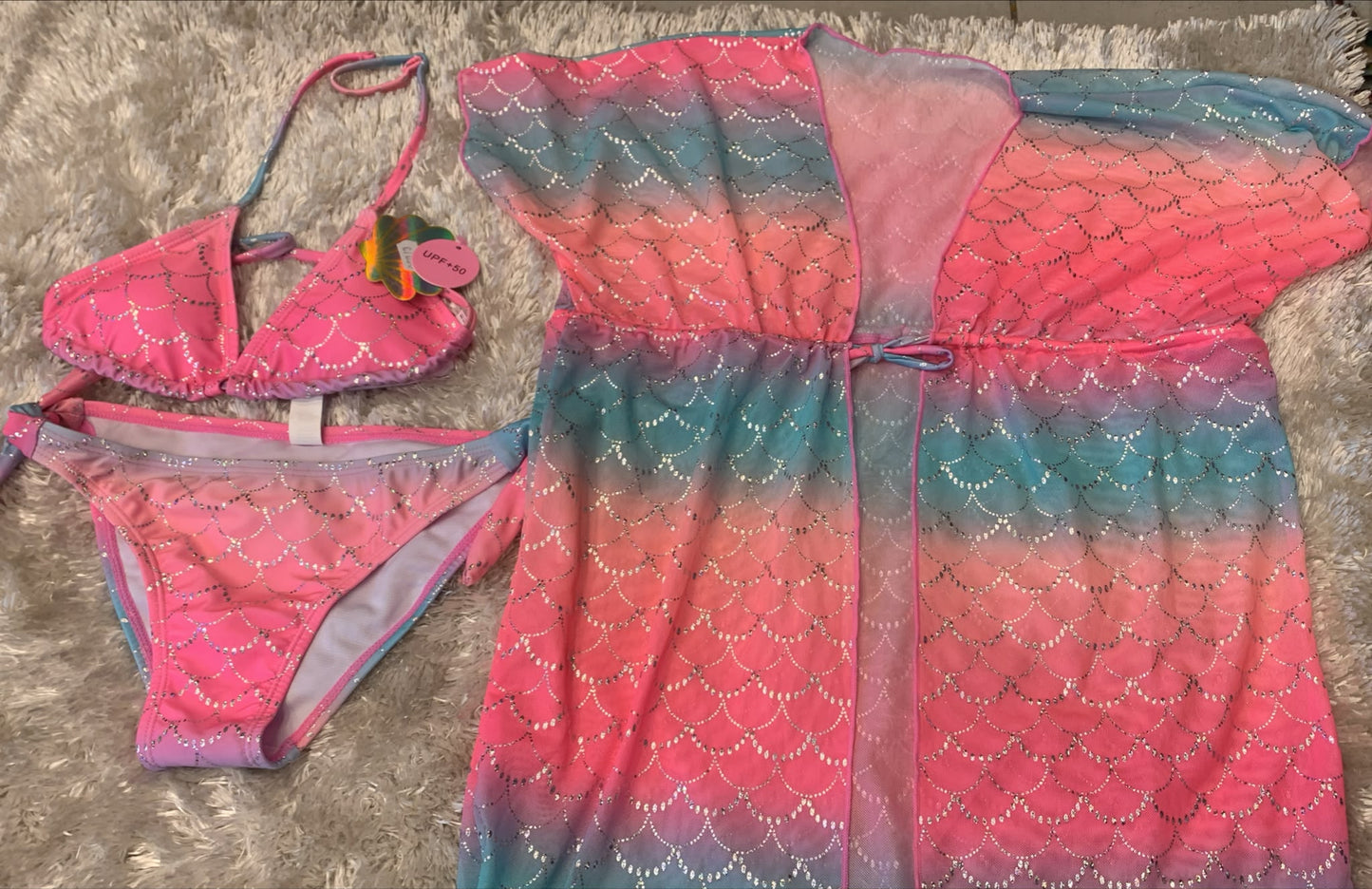costume bimba 3 pezzi composto da  triangolino regolabile slip  e copricostume ( l'articolo non può essere cambiato )