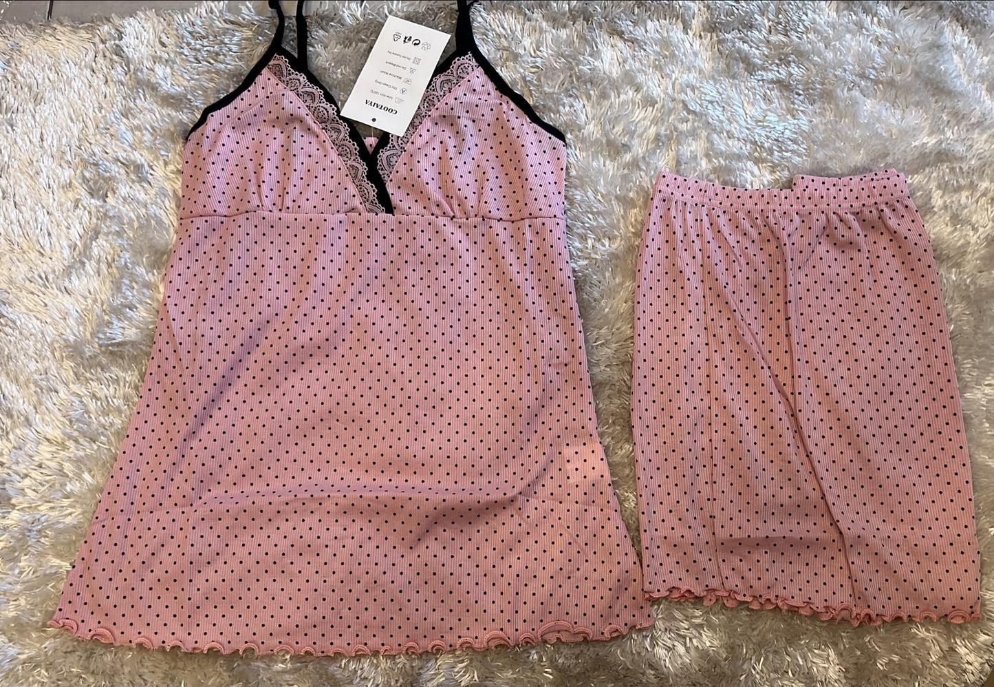 Pigiama donna bretellina con rifiniture al seno e pantaloncino  Fantasia pois